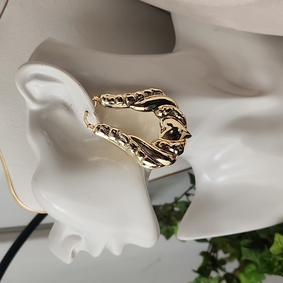 Large Chunky Doorknocker Style Gold Filled Hoop Earrings with Hearts - Picture 4 of 9